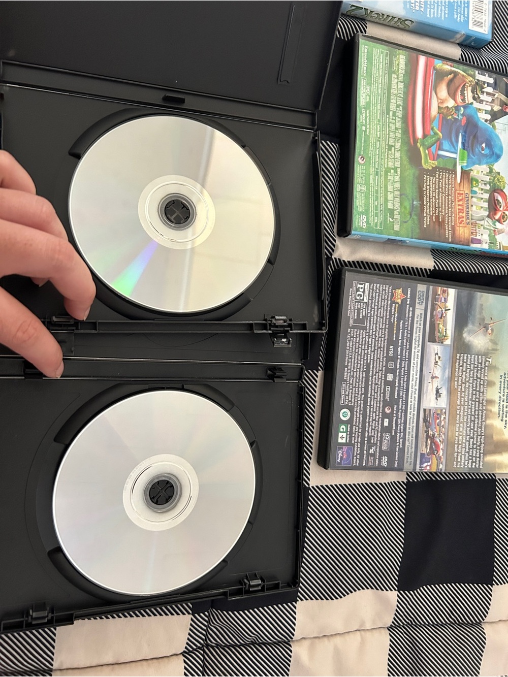 Kids Movie Collection - Assorted Color DVD Set - Picture 4 of 11